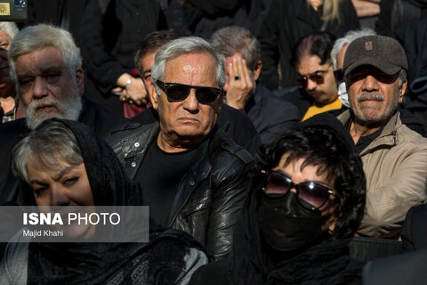 حضور هنرمندان در مراسم تشییع پیکر هادی مرزبان