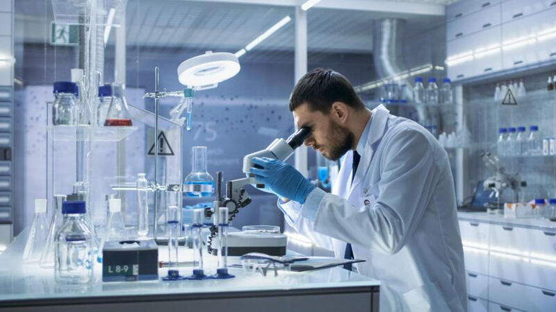 برخی کیت‌های داخلی و خارجی کیفیت لازم را ندارند/خدمات آزمایشگاهی به کالایی لوکس تبدیل شده است