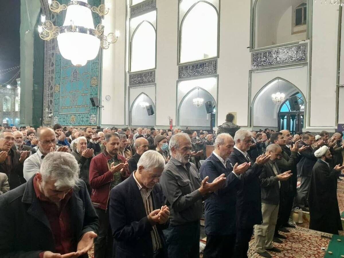 در روز شهادت حضرت زهرا (س) صورت گرفت: برگزاری ویژه‌برنامه "دعای نصر" در حرم مطهر رضوی