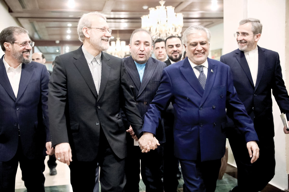 میدان‌داری دیپلمات‌ها / سین فشرده سفر سیاستمداران کشور، از پاکستان تا قلب اروپا