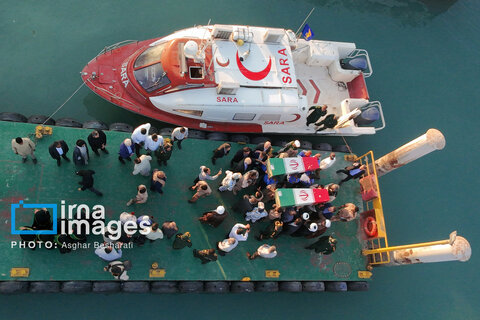 استقبال جزیره نشینان قشم از ۲ شهید گمنام