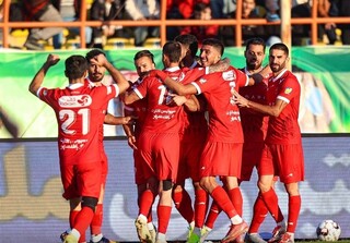 پرسپولیس با بُرد و صدرنشینی موقتی به دربی رسید/ ارونوف باز هم ناجی شد