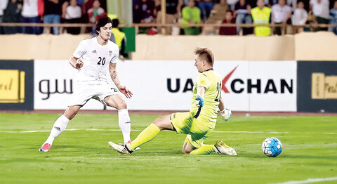 اشک‌ها و لبخندهای یک ملت در مستطیل سبز