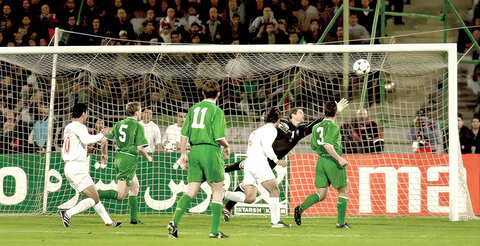 اشک‌ها و لبخندهای یک ملت در مستطیل سبز