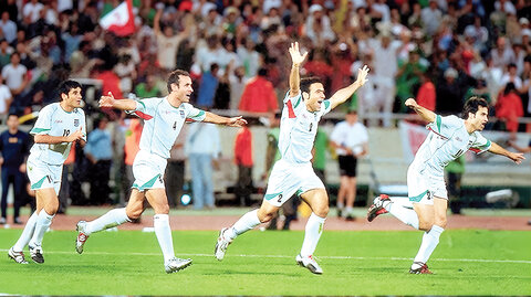 اشک‌ها و لبخندهای یک ملت در مستطیل سبز