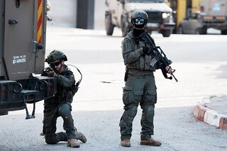 فرمانده صهیونیست بعد از هدف قرار دادن ۲ جوان فلسطینی ترفیع گرفت!