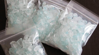 قاچاقچیان شیشه در فرودگاه بندرعباس زمین‌گیر شدند