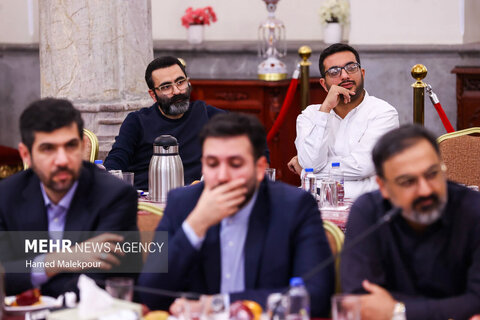 نشست صمیمانه رئیس مجلس با مدیران رسانه‌های کشور