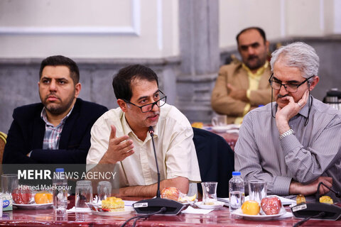 نشست صمیمانه رئیس مجلس با مدیران رسانه‌های کشور