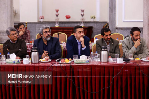نشست صمیمانه رئیس مجلس با مدیران رسانه‌های کشور