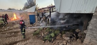 حریق گسترده انبار علوفه روستای کلاکوب کنترل شد