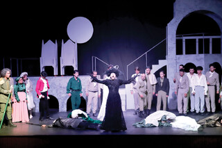 پرواز سپید در ساحل سرنوشت