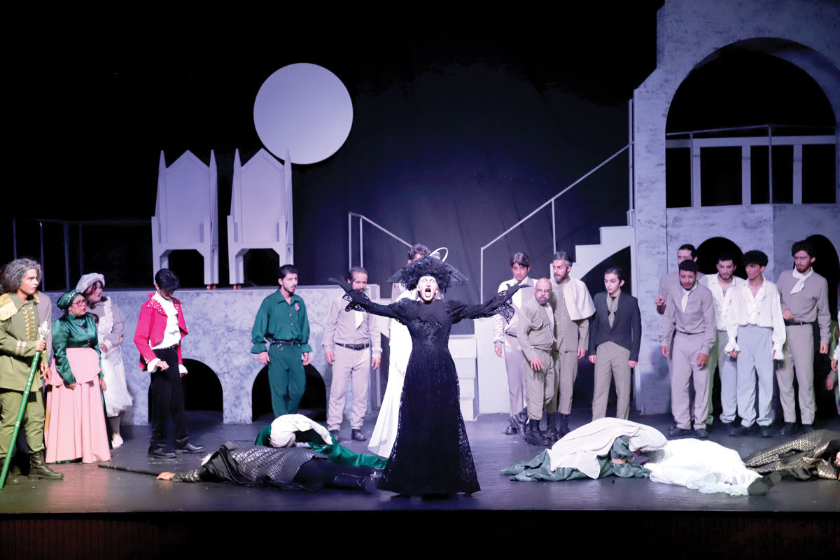 پرواز سپید در ساحل سرنوشت