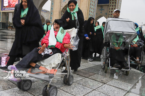 گزارش تصویری | تشرف گروهی زائرین توان‌یاب به حرم مطهر رضوی