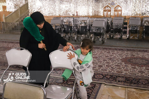 گزارش تصویری | تشرف گروهی زائرین توان‌یاب به حرم مطهر رضوی