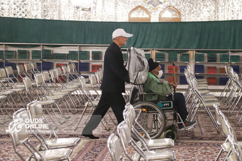 گزارش تصویری | تشرف گروهی زائرین توان‌یاب به حرم مطهر رضوی