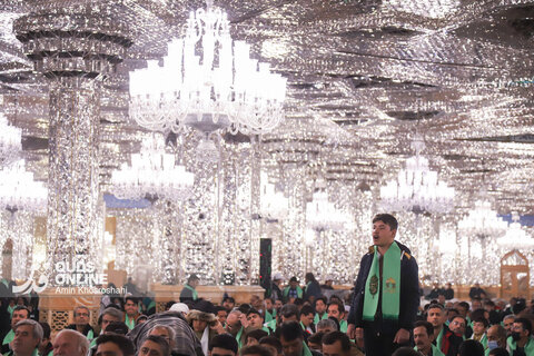 گزارش تصویری | تشرف گروهی زائرین توان‌یاب به حرم مطهر رضوی