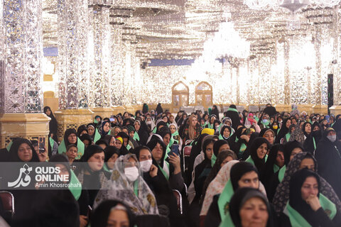 گزارش تصویری | تشرف گروهی زائرین توان‌یاب به حرم مطهر رضوی