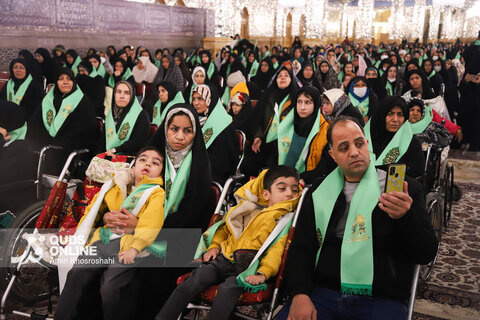 گزارش تصویری | تشرف گروهی زائرین توان‌یاب به حرم مطهر رضوی