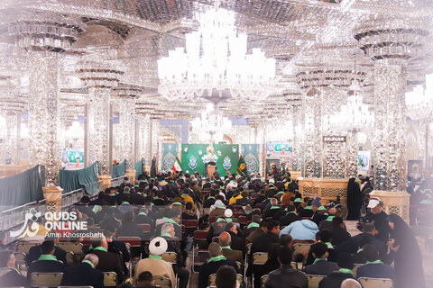 گزارش تصویری | تشرف گروهی زائرین توان‌یاب به حرم مطهر رضوی