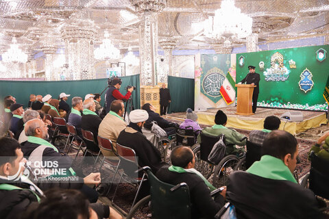 گزارش تصویری | تشرف گروهی زائرین توان‌یاب به حرم مطهر رضوی