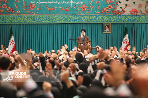 دیدار هزاران نفر از زنان و دختران با رهبر انقلاب