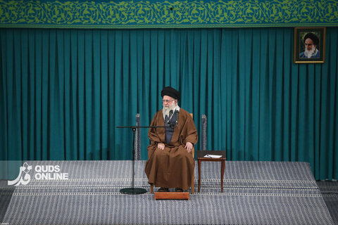 دیدار هزاران نفر از زنان و دختران با رهبر انقلاب