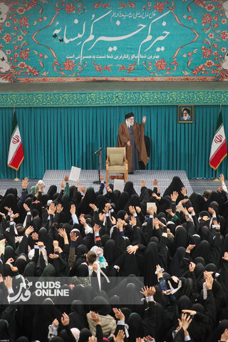 دیدار هزاران نفر از زنان و دختران با رهبر انقلاب