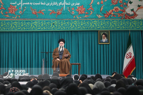 دیدار هزاران نفر از زنان و دختران با رهبر انقلاب