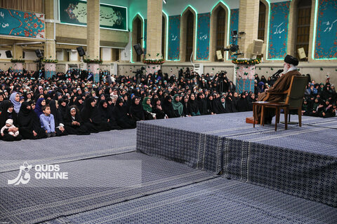 دیدار هزاران نفر از زنان و دختران با رهبر انقلاب