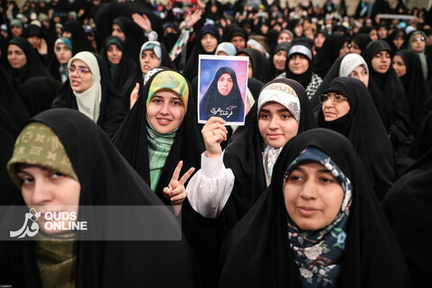 دیدار هزاران نفر از زنان و دختران با رهبر انقلاب