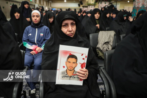 دیدار هزاران نفر از زنان و دختران با رهبر انقلاب