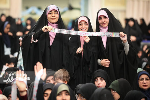 دیدار هزاران نفر از زنان و دختران با رهبر انقلاب