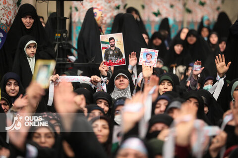 دیدار هزاران نفر از زنان و دختران با رهبر انقلاب