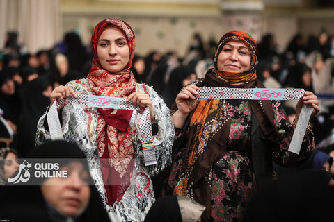 دیدار هزاران نفر از زنان و دختران با رهبر انقلاب