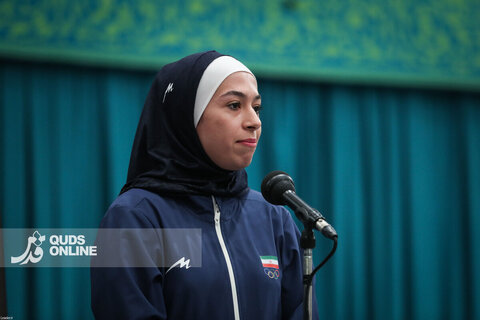 دیدار هزاران نفر از زنان و دختران با رهبر انقلاب