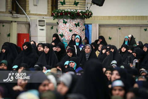 دیدار هزاران نفر از زنان و دختران با رهبر انقلاب