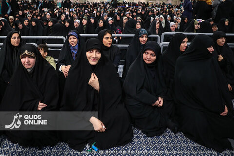 دیدار هزاران نفر از زنان و دختران با رهبر انقلاب