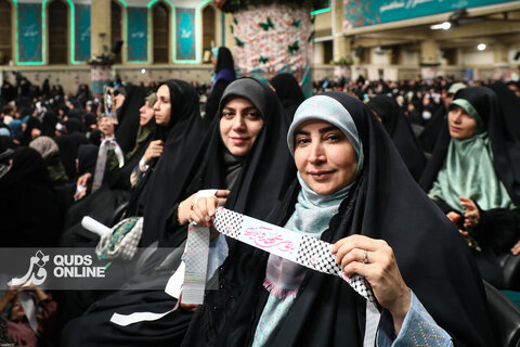 دیدار هزاران نفر از زنان و دختران با رهبر انقلاب