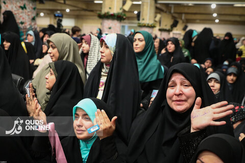 دیدار هزاران نفر از زنان و دختران با رهبر انقلاب
