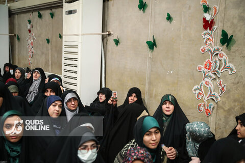 دیدار هزاران نفر از زنان و دختران با رهبر انقلاب