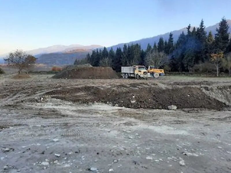 کشف دپوی بیش از ۲۰۰ تن ماسه دریایی فاقد مجوز در مرکز گیلان