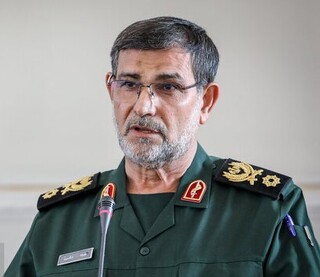 دریادار تنگسیری: در رزمایش اخیر، موشکی با برد بیش از طول خلیج فارس شلیک شد/ برای جنگ در دریا آماده‌ایم