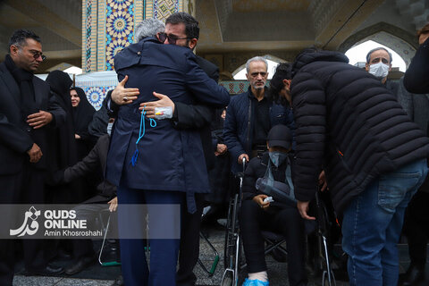 گزارش تصویری | تشییع پیکر همسر و دختر اسماعیل سقاب اصفهانی در حرم مطهر رضوی