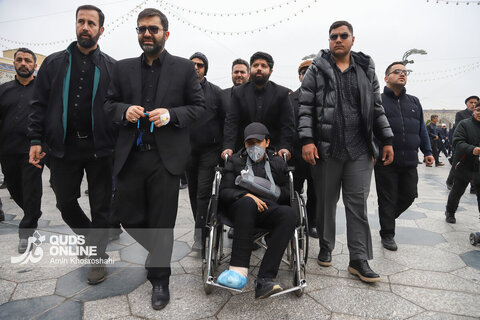 تشییع پیکر همسر و دختر اسماعیل سقاب اصفهانی در حرم مطهر رضوی