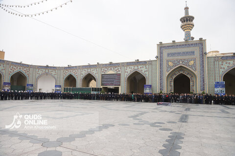 گزارش تصویری | تشییع پیکر همسر و دختر اسماعیل سقاب اصفهانی در حرم مطهر رضوی