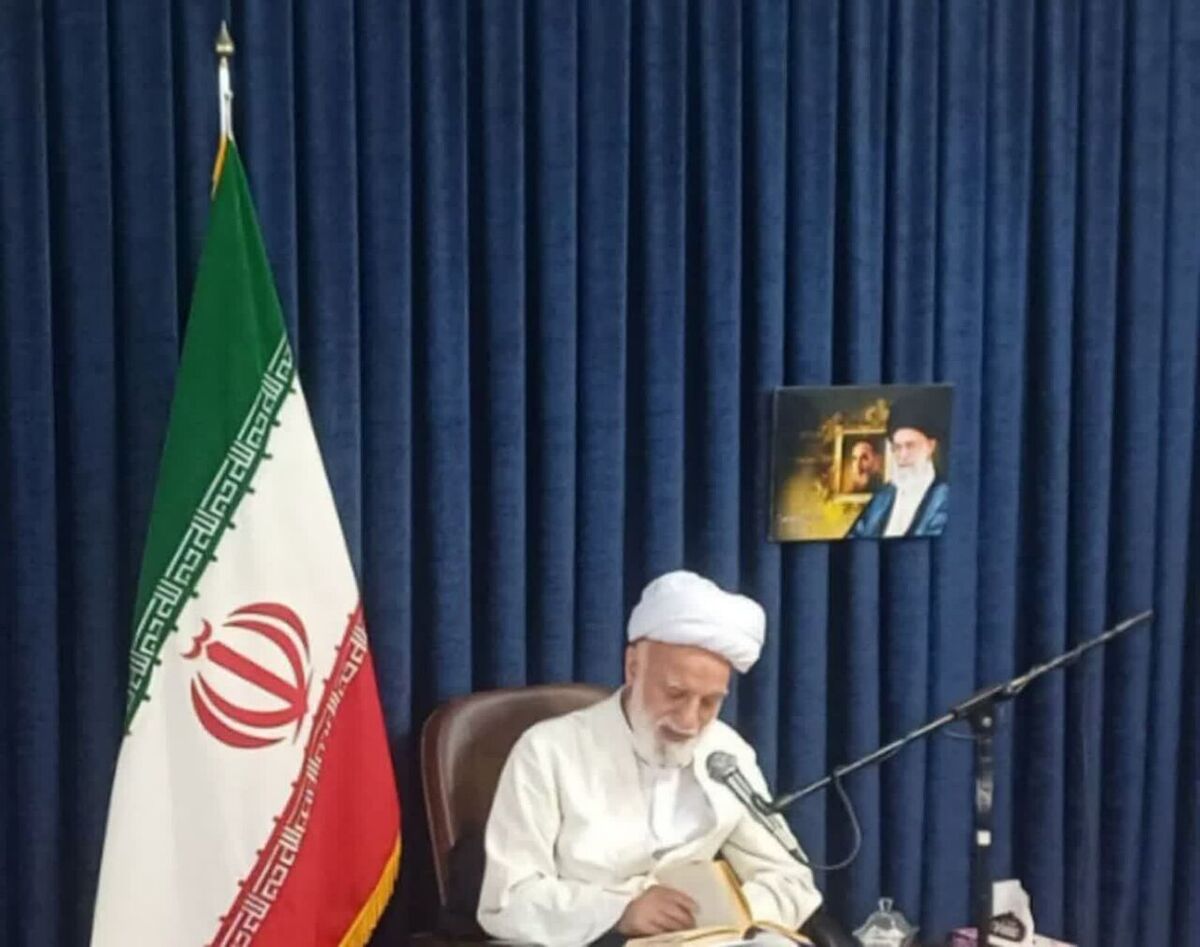 نماینده ولی فقیه در استان مرکزی: قرآن اقیانوس بی‌کران معارف الهی است