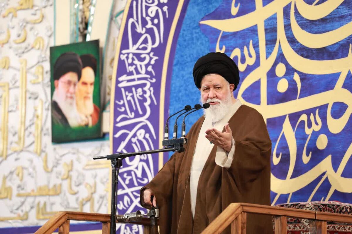 آیت الله علم الهدی: ستون پنجم آمریکا با سوءاستفاده از سایه جنگ سفره مردم را کوچک می‌کند