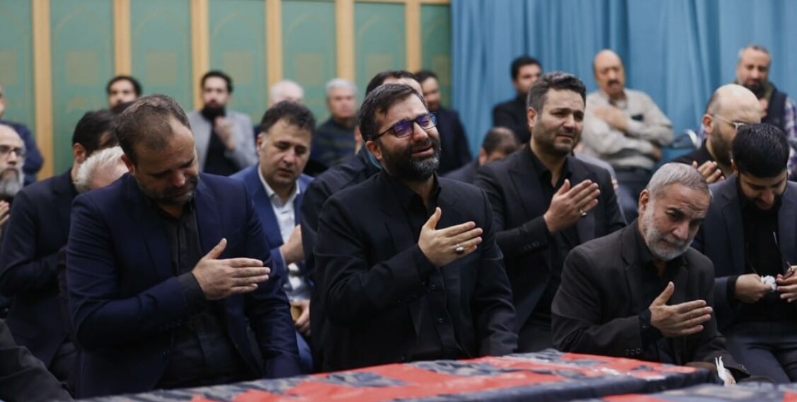 فیلم | مراسم ختم همسر و فرزندان معاون رئیس جمهور در مشهد برگزار شد