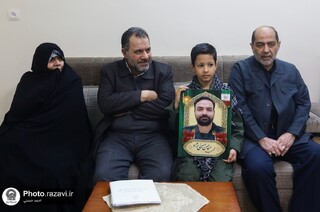 تجلیل مدیرعامل بنیاد کرامت رضوی از خانواده معظم شهید اقتدار